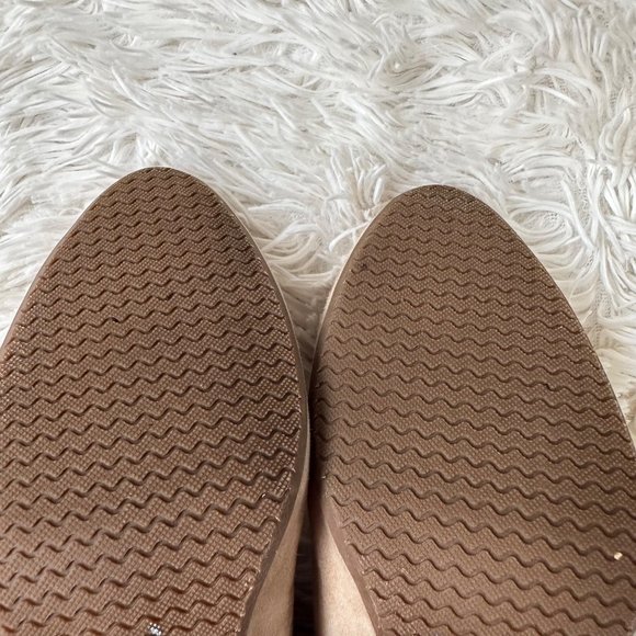 New Eric Michaels Tan Suede Cali Ankle Strap Pump Sz 36 US 6 - Picture 8 of 9